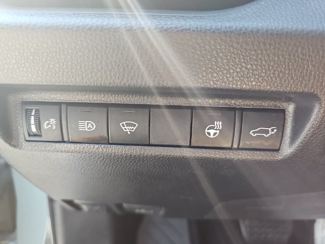 Used 2021 Toyota RAV4 XLE Premium FWD image 28