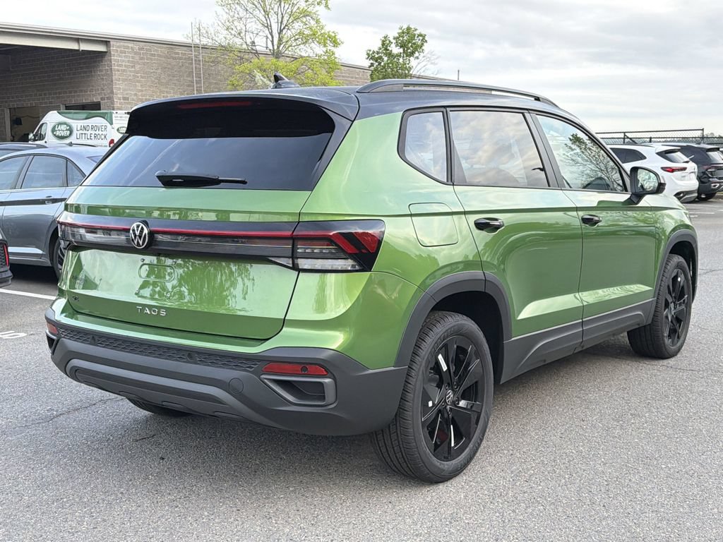 New 2026 Volkswagen Taos SE FWD image 5