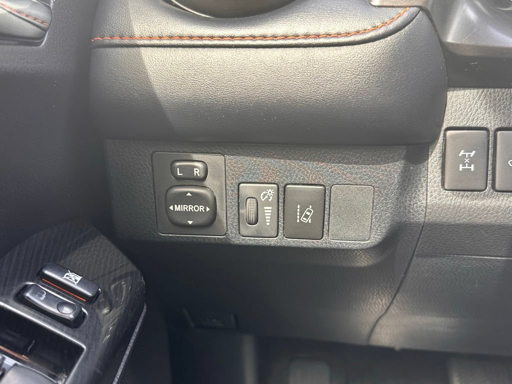 Used 2018 Toyota RAV4 SE w/ Power Extra Value Package AWD/4WD image 31