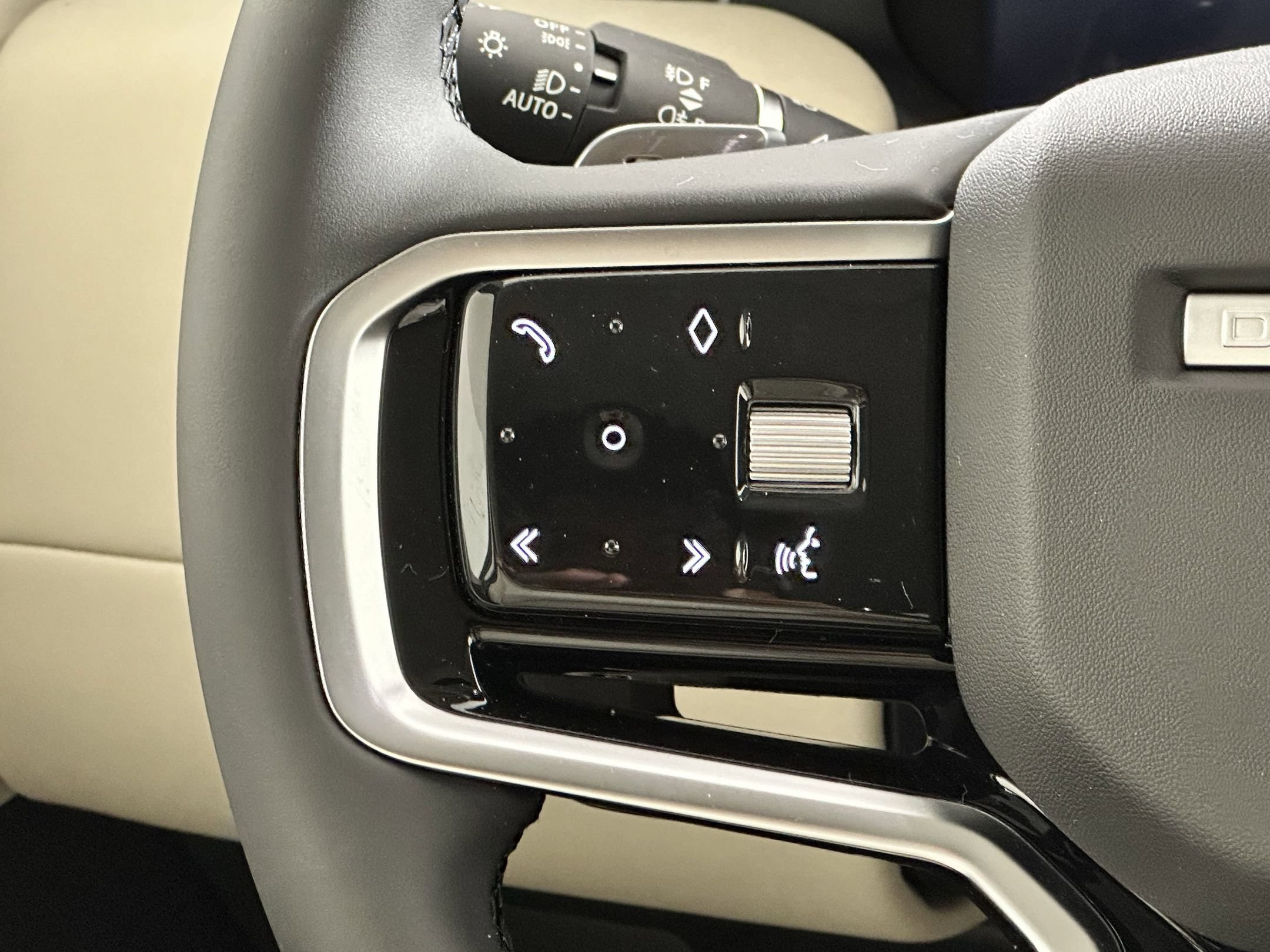 Certified 2025 Land Rover Discovery Sport S AWD/4WD image 15