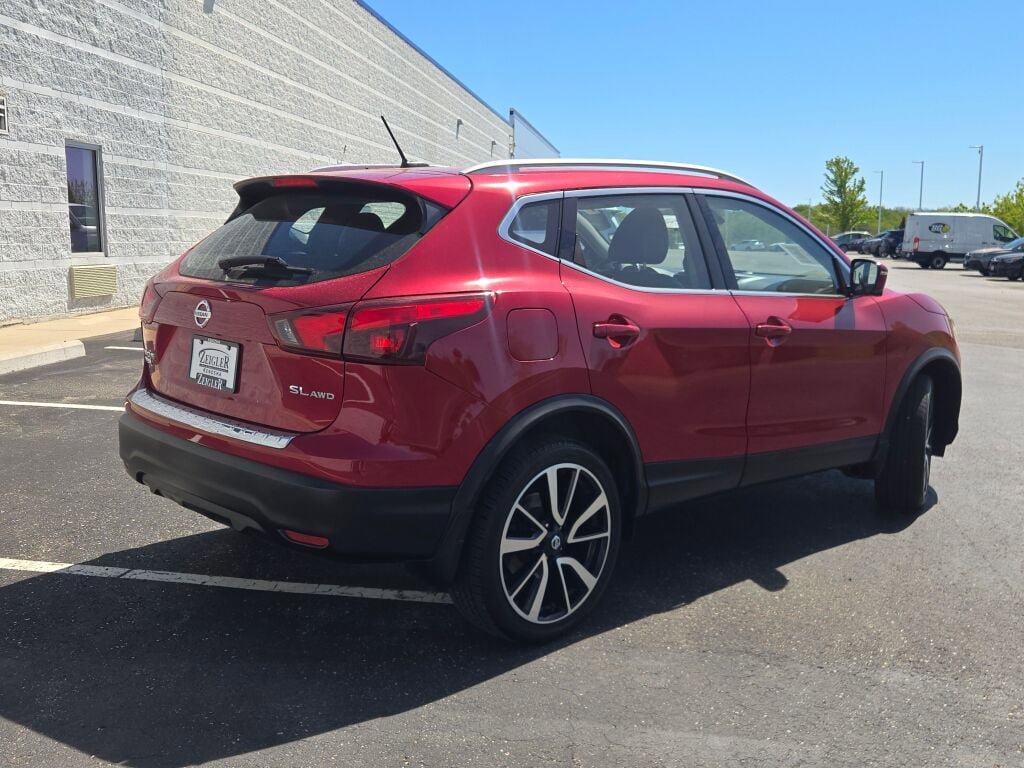 Used 2017 Nissan Rogue Sport SL w/ SL Premium Package AWD/4WD image 11