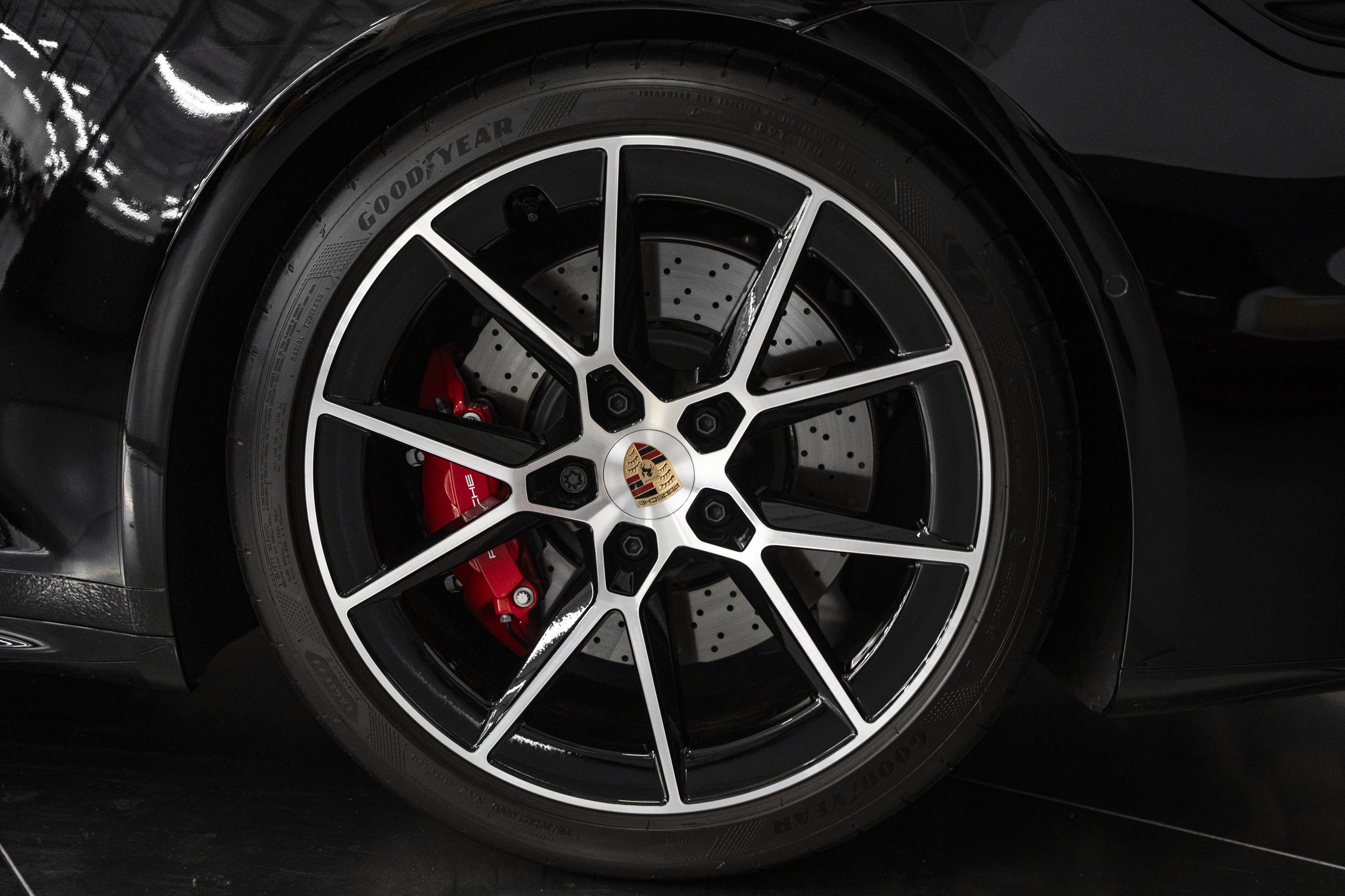 Used 2026 Porsche 911 Carrera 4 GTS AWD/4WD image 17