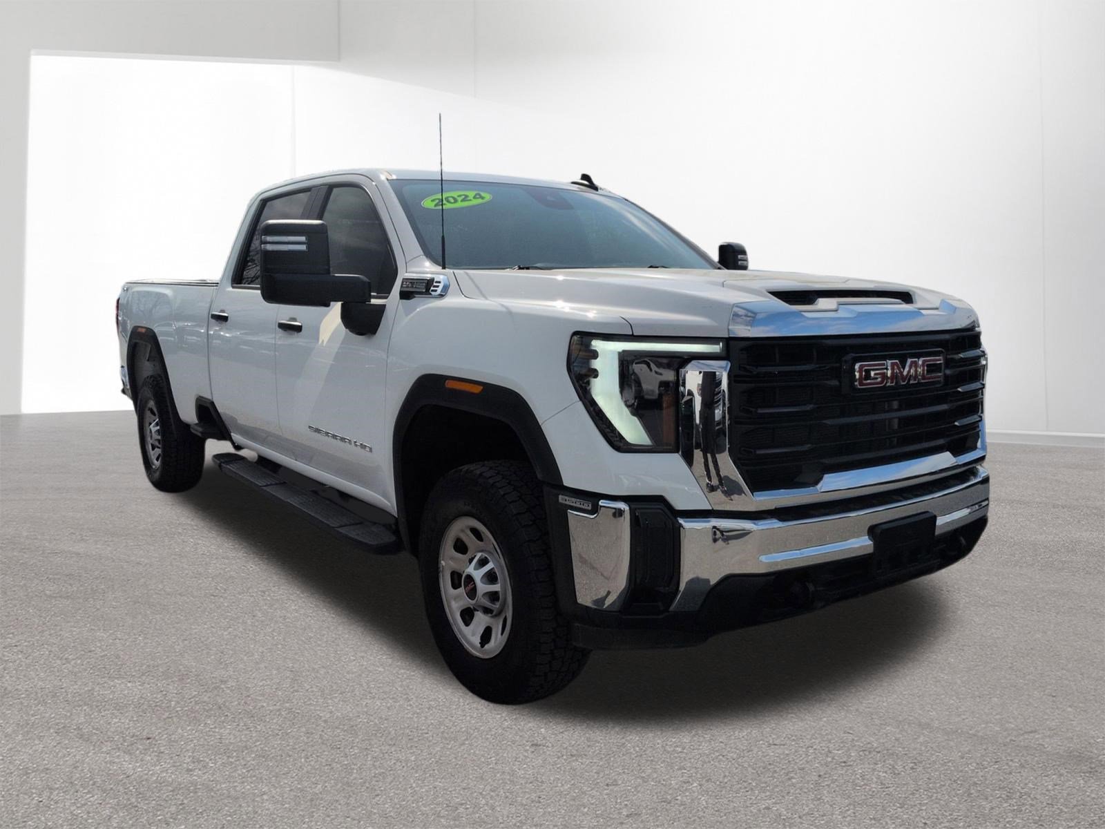 Used 2024 GMC Sierra 3500 Pro AWD/4WD image 3