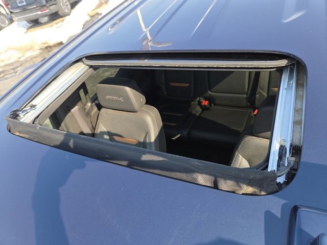 Used 2020 GMC Sierra 1500 AT4 w/ AT4 Premium Package image 3