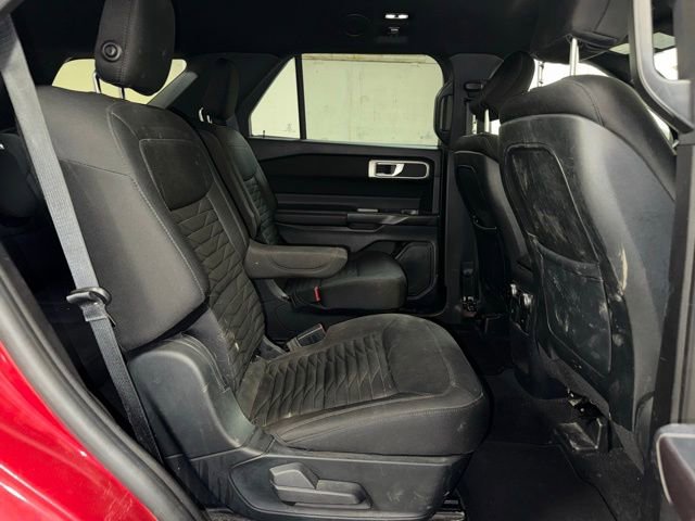 Used 2020 Ford Explorer XLT image 18