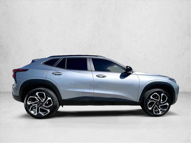 Certified 2025 Chevrolet Trax RS w/ Driver Confidence Package image 5