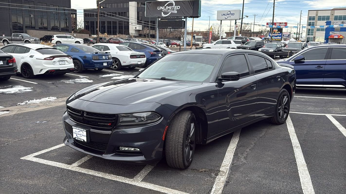 Used 2019 Dodge Charger SXT w/ Blacktop Package image 7