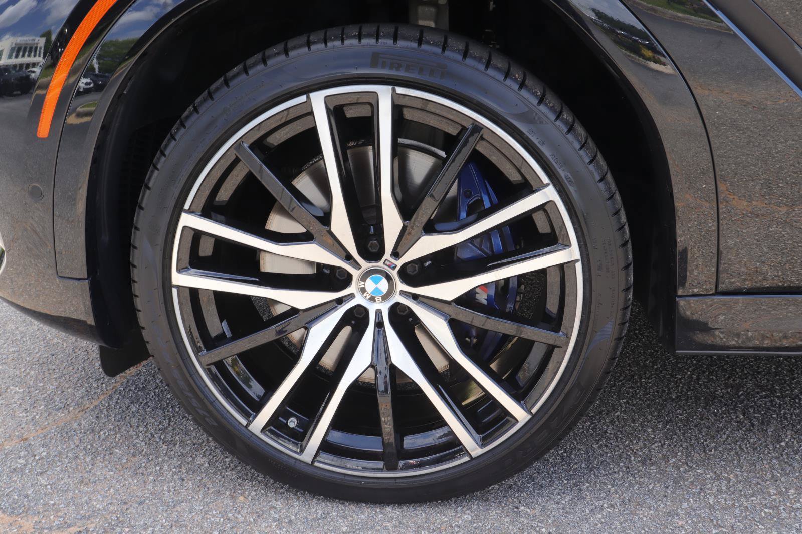 Used 2022 BMW X6 M50i AWD/4WD image 42