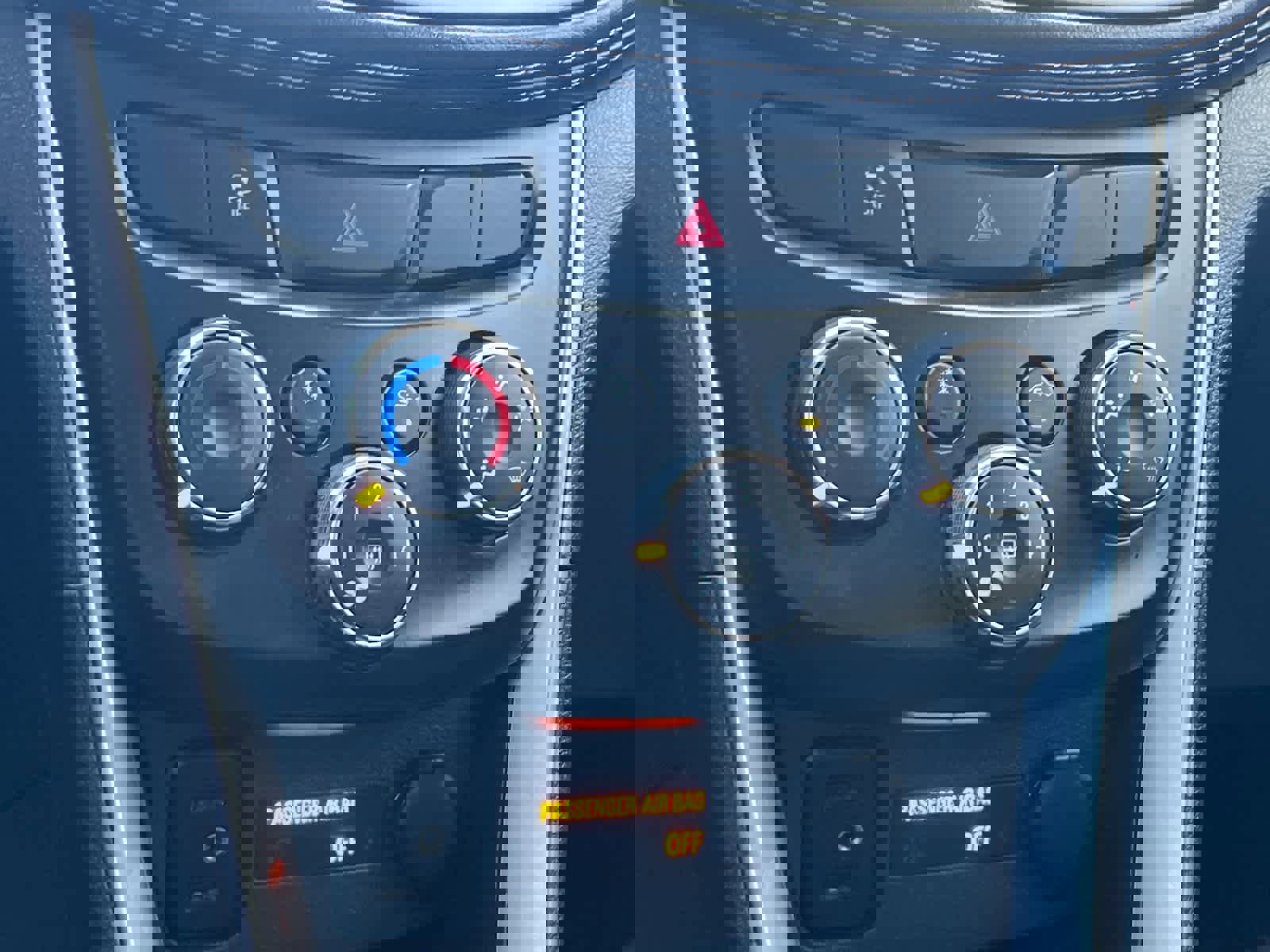 Used 2018 Chevrolet Trax LT w/ LT Convenience Package image 21