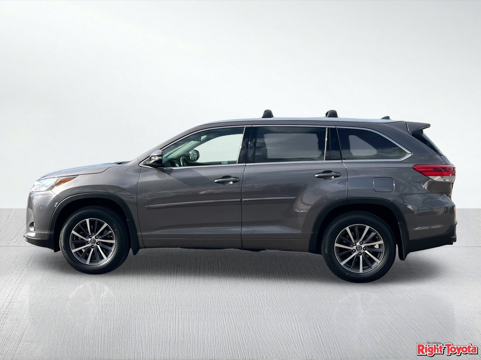 Certified 2017 Toyota Highlander XLE w/ Protection Package #3 AWD/4WD image 4