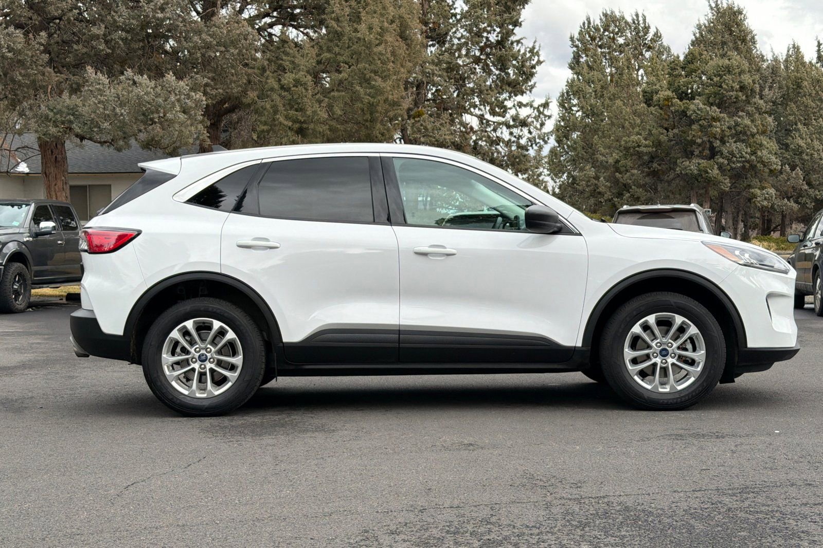 Used 2022 Ford Escape SE AWD/4WD image 3