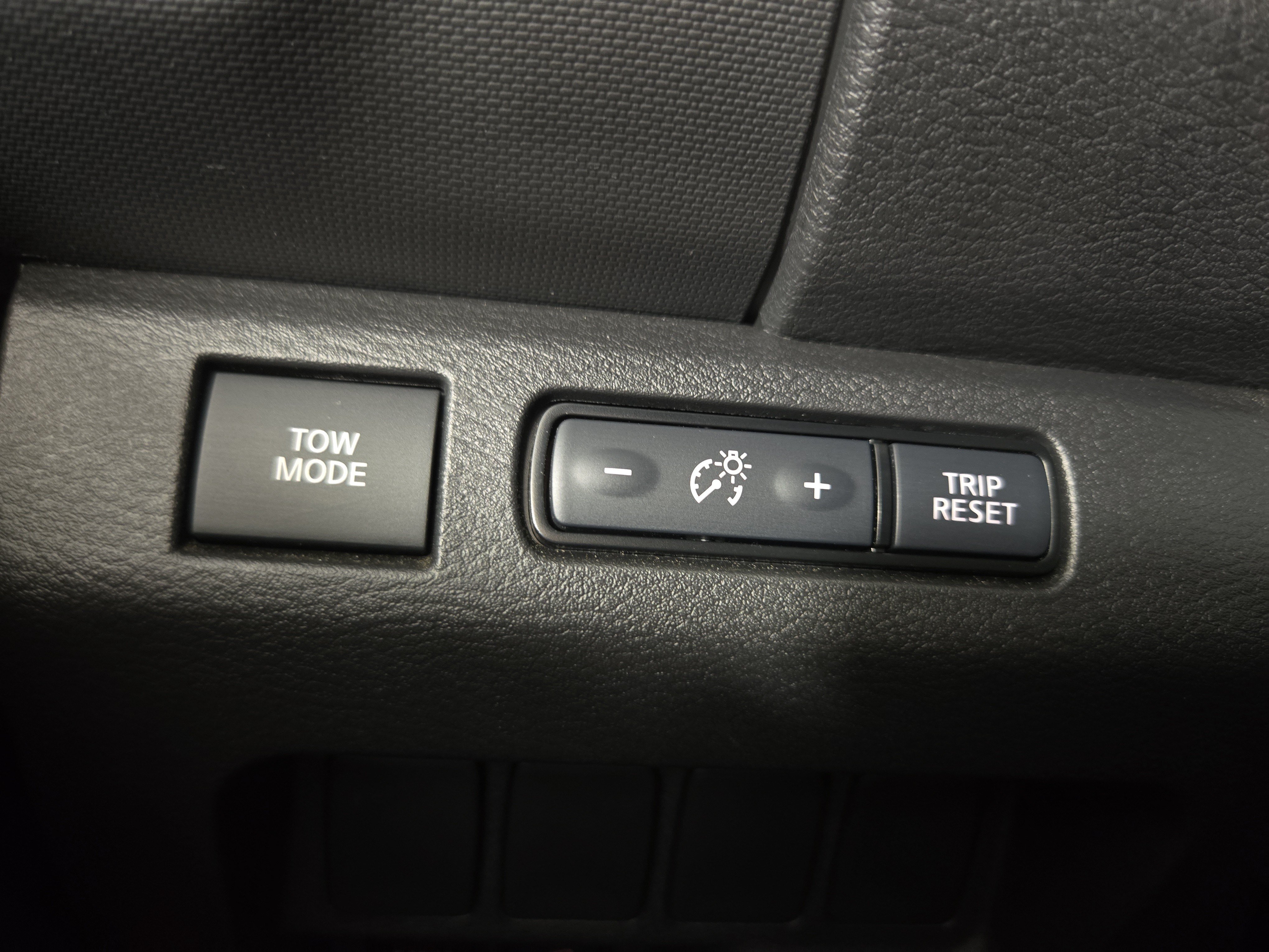 Used 2024 Nissan Frontier PRO-4X w/ Off-Road Protection Package AWD/4WD image 24