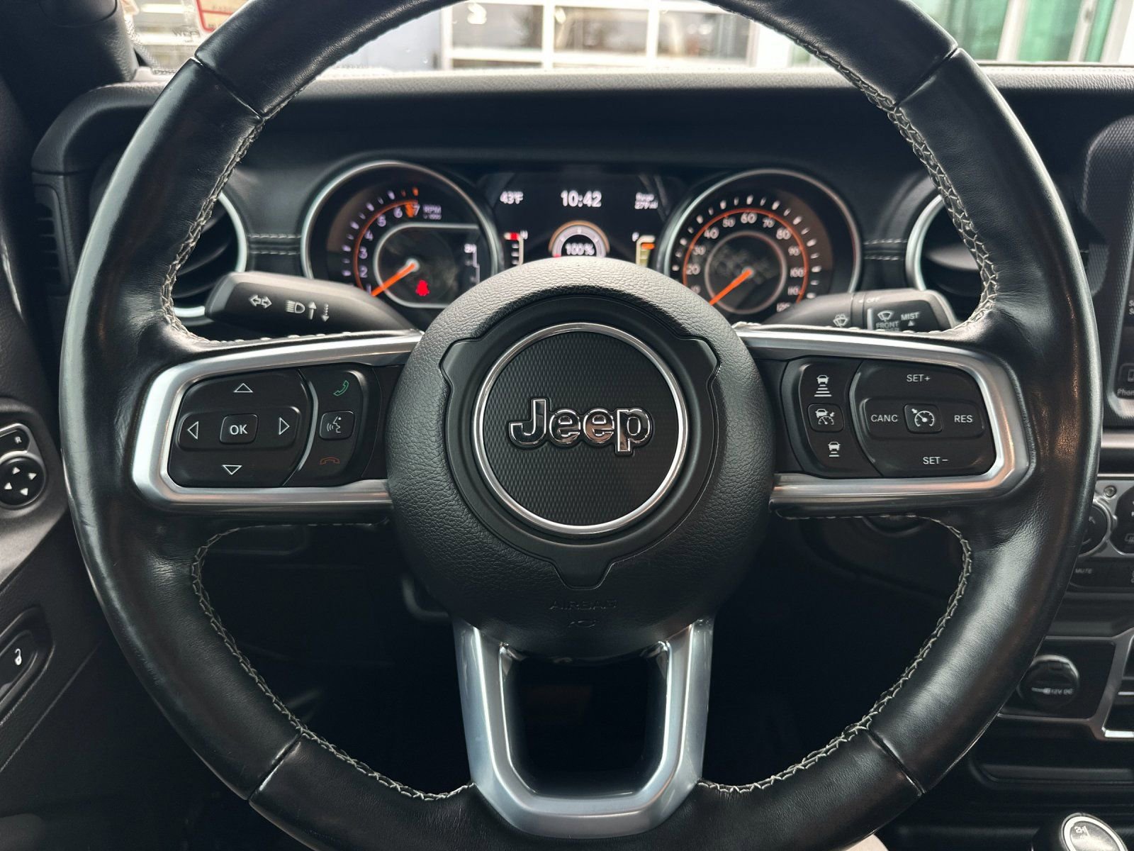 Used 2020 Jeep Gladiator Overland image 22