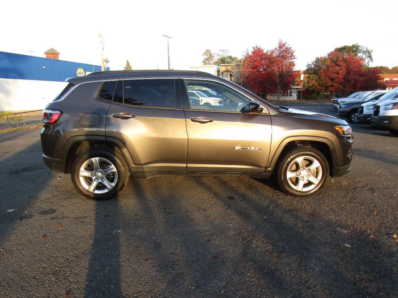 Used 2024 Jeep Compass Latitude AWD/4WD image 6