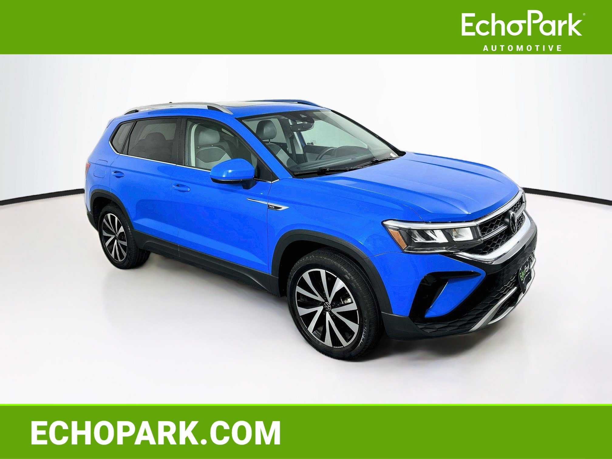 Used 2023 Volkswagen Taos SE w/ Panoramic Sunroof Package AWD/4WD image 1