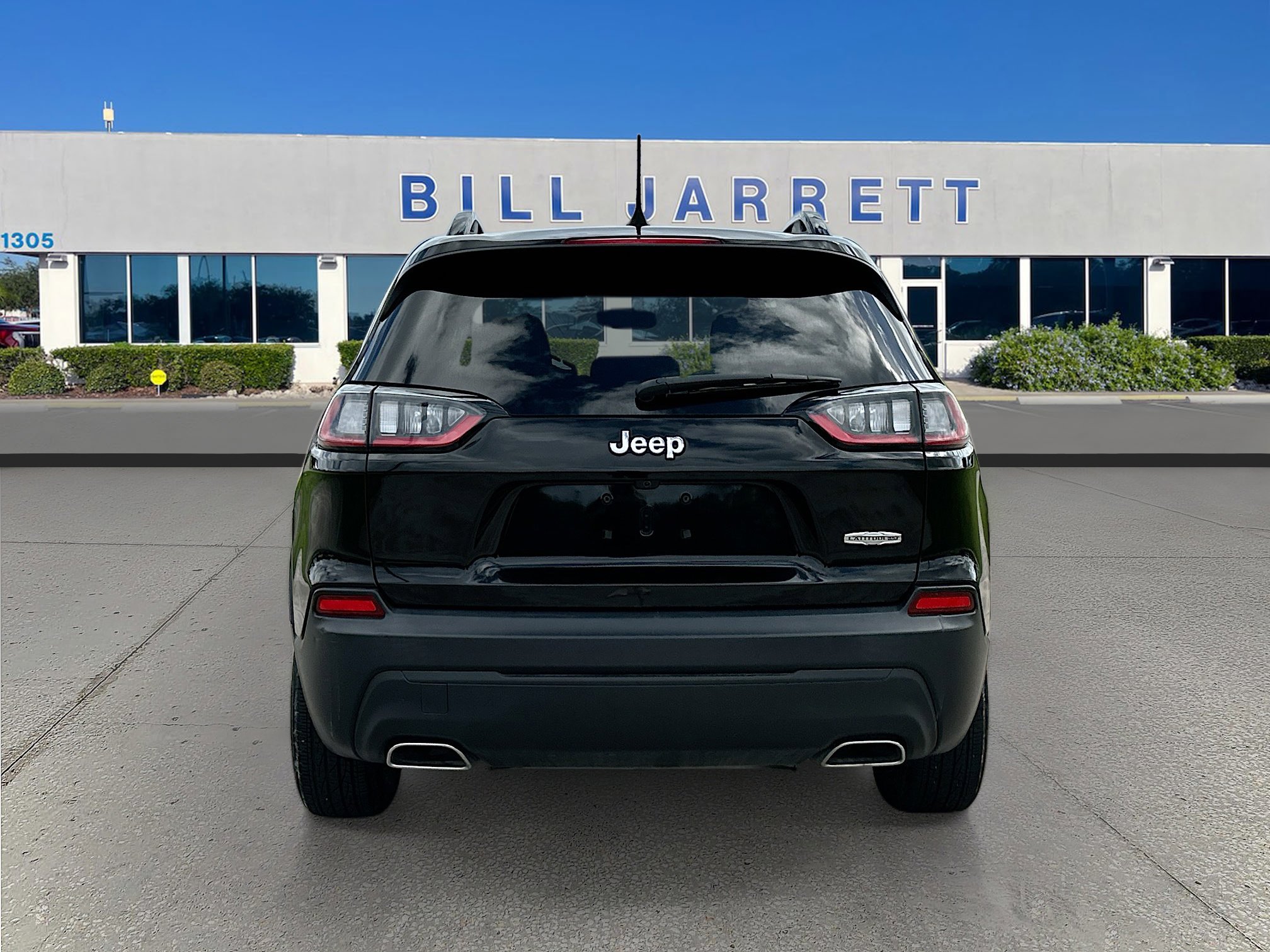 Used 2022 Jeep Cherokee Latitude Lux w/ Mopar Interior Package image 6