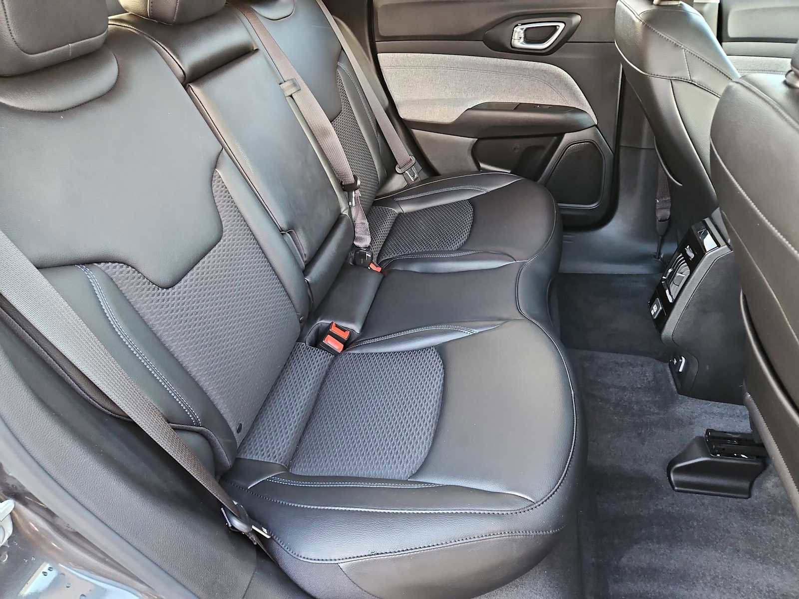 Used 2022 Jeep Compass Latitude image 20