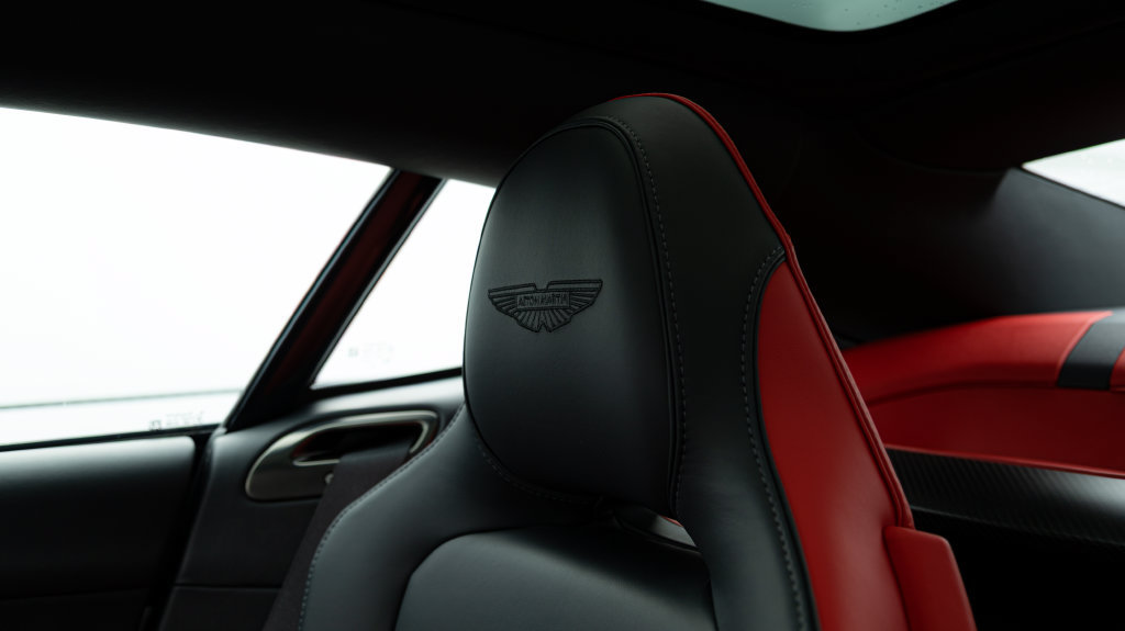 Used 2025 Aston Martin Vanquish RWD image 25