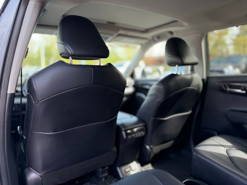 Used 2023 Toyota Highlander Limited image 17