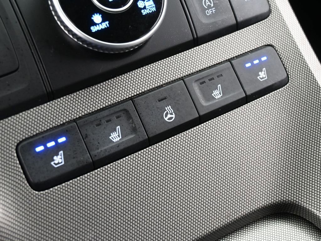 Used 2021 Hyundai Palisade Limited w/ Winter Package image 31