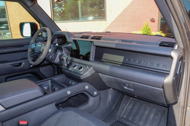 Used 2023 Land Rover Defender 90 V8 image 14