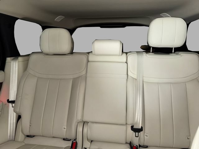 Used 2025 Land Rover Range Rover SE AWD/4WD image 12
