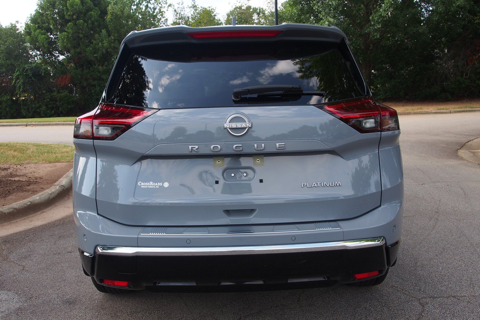 Used 2024 Nissan Rogue Platinum FWD image 6