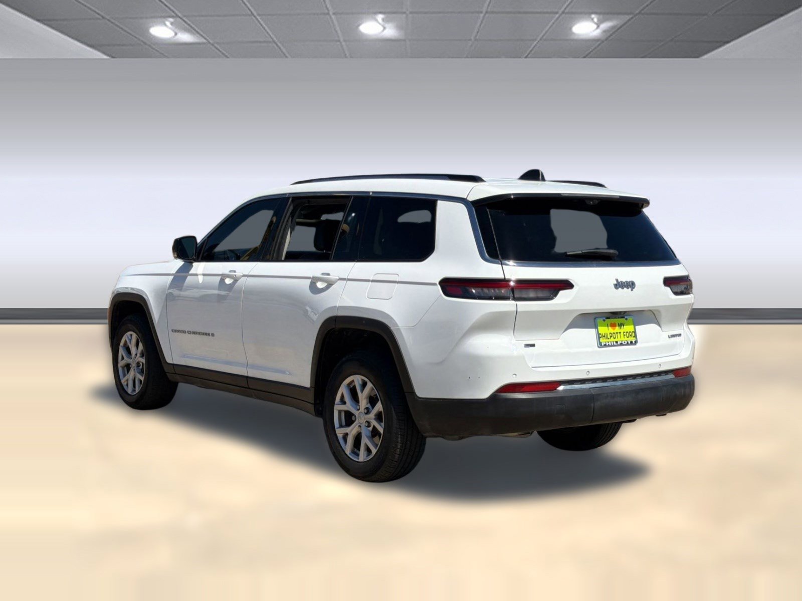 Used 2022 Jeep Grand Cherokee L Limited w/ Luxury Tech Group II image 3