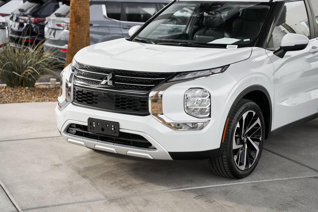 Used 2023 Mitsubishi Outlander SE image 5