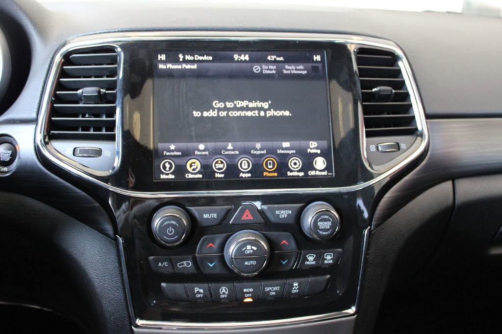 Used 2022 Jeep Grand Cherokee Laredo E AWD/4WD image 28