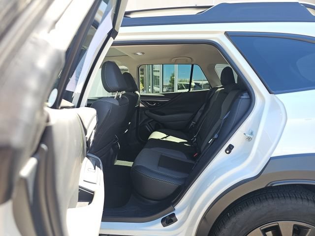 Used 2025 Subaru Outback Onyx Edition AWD/4WD image 8