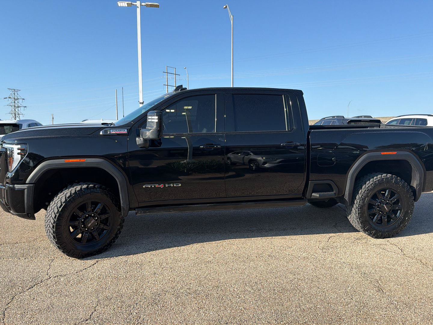Used 2025 GMC Sierra 2500 AT4 w/ AT4 Premium Plus Package AWD/4WD image 6