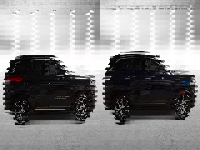 Used 2023 Jeep Grand Cherokee Summit image 9