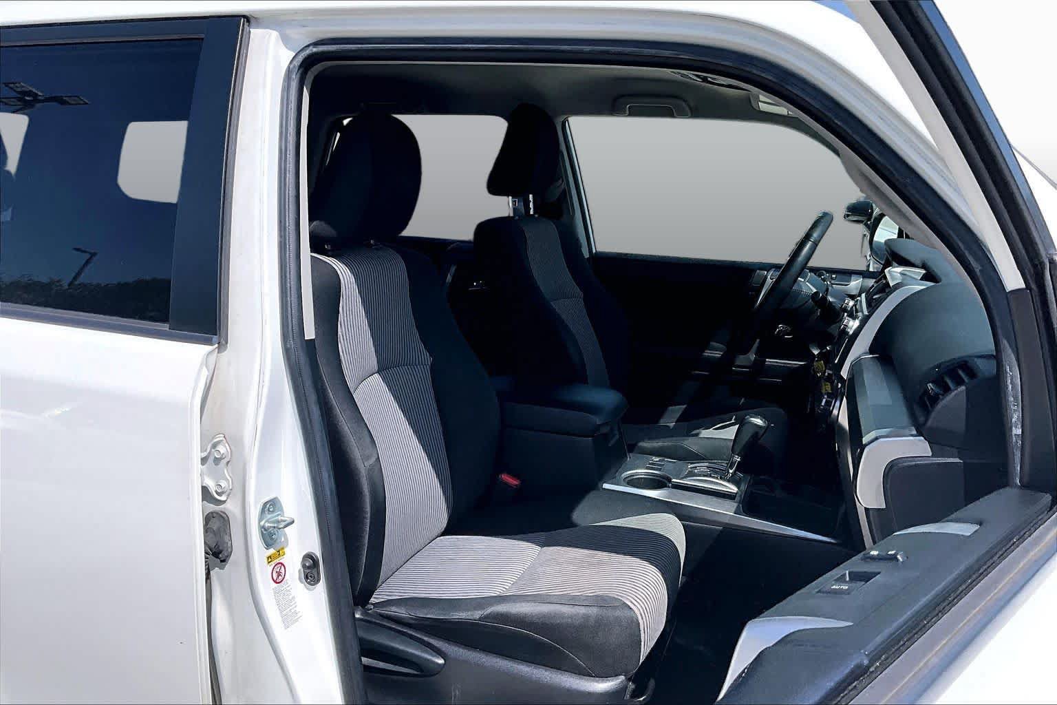 Used 2017 Toyota 4Runner SR5 RWD image 9