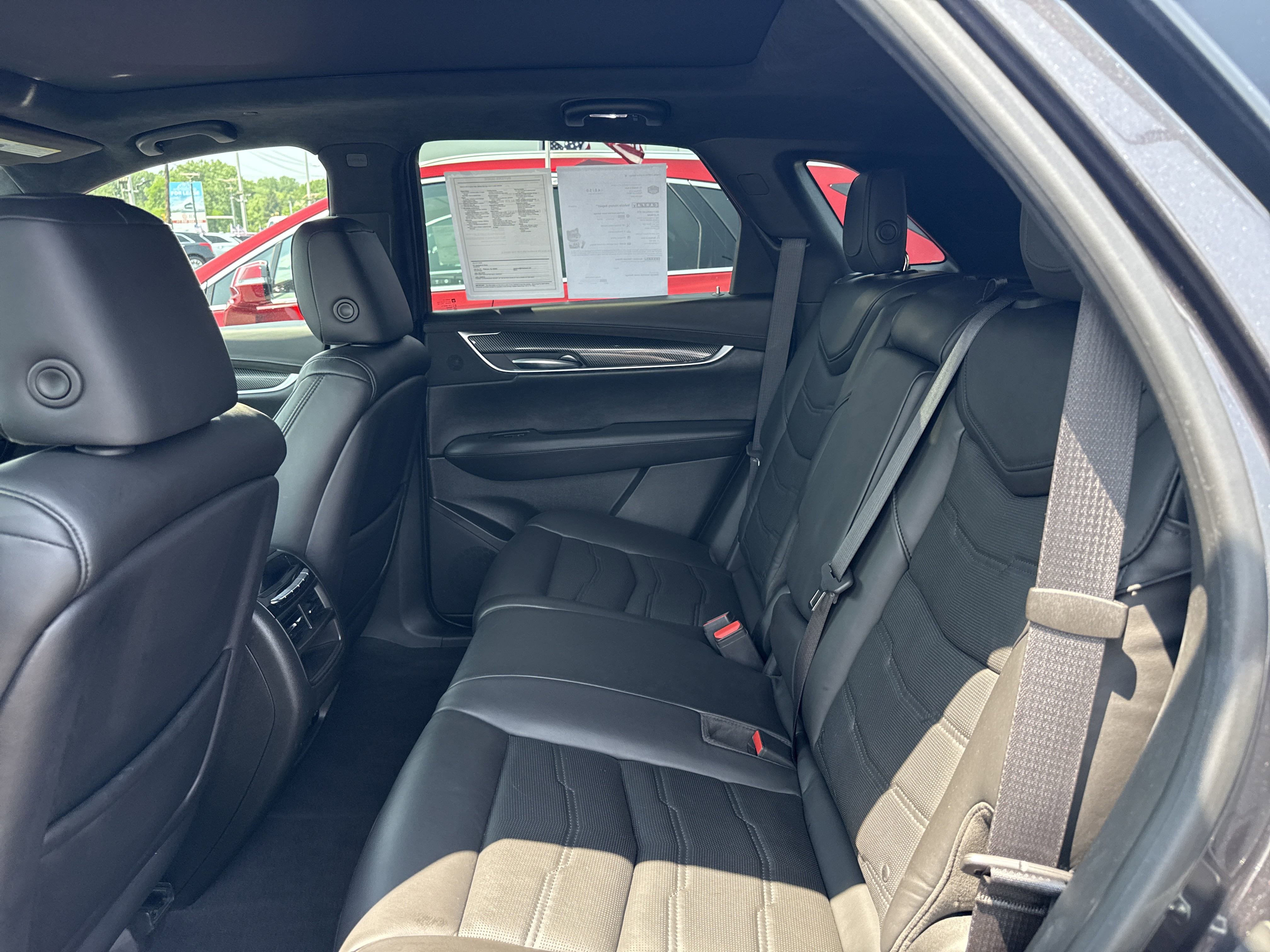 Used 2017 Cadillac XT5 Platinum w/ Driver Assist Package image 23