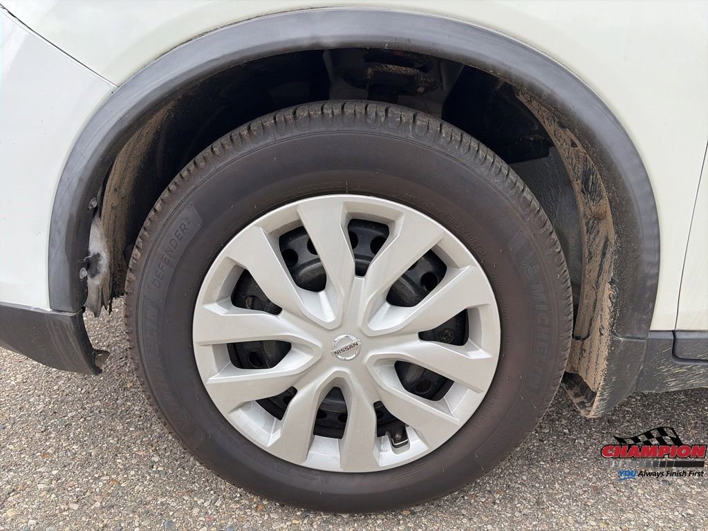 Used 2018 Nissan Rogue S AWD/4WD image 12