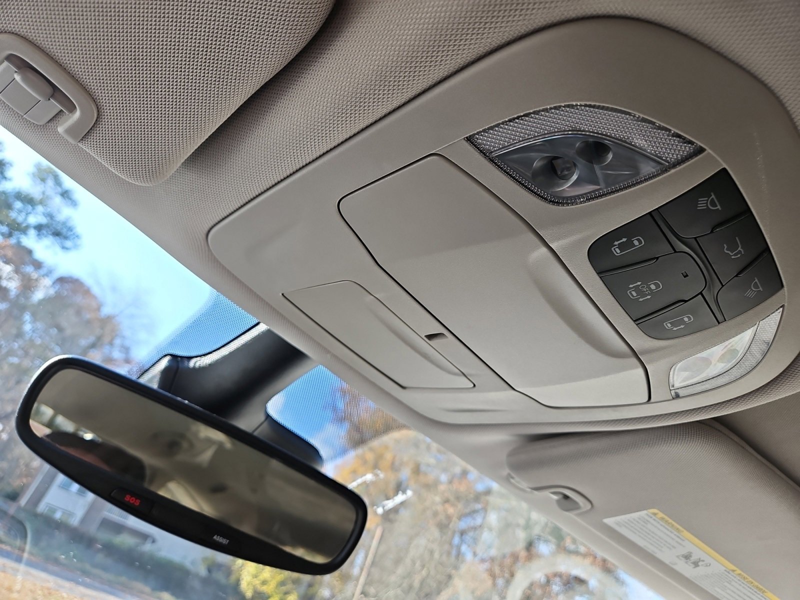 Used 2024 Chrysler Pacifica Select image 29