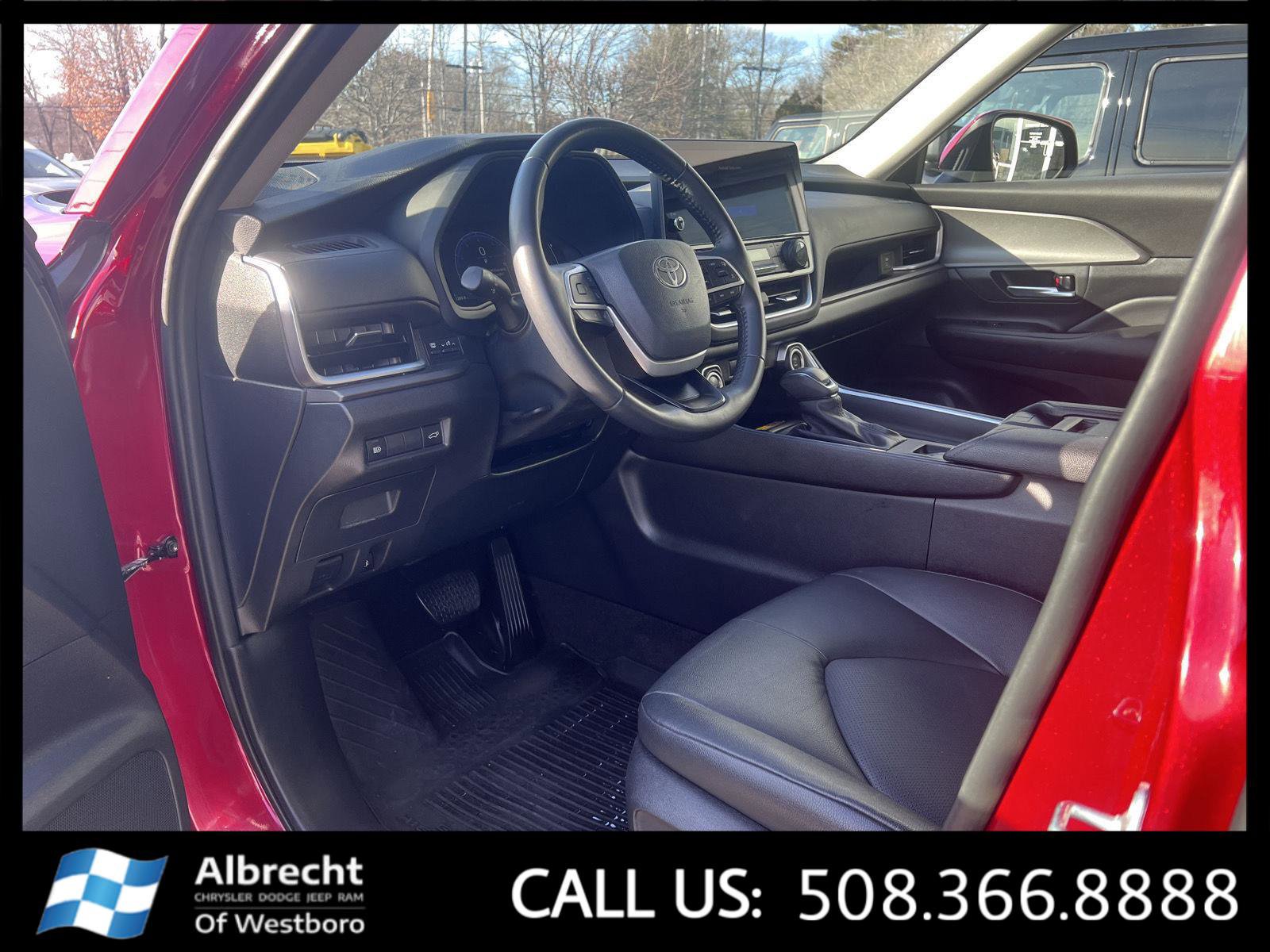 Used 2024 Toyota Grand Highlander XLE image 9