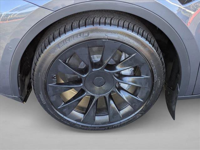 Used 2022 Tesla Model Y Long Range AWD/4WD image 10