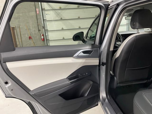 New 2025 Volkswagen Taos SE AWD/4WD image 11