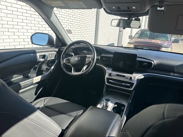 Used 2021 Ford Explorer XLT image 12