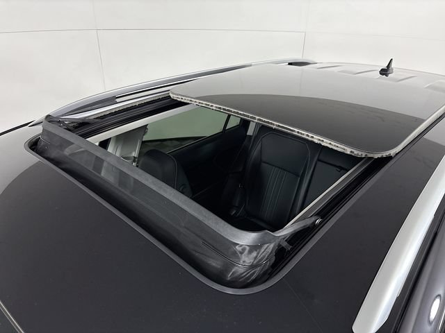 Certified 2023 Volkswagen Tiguan SE w/ Panoramic Sunroof Package AWD/4WD image 25