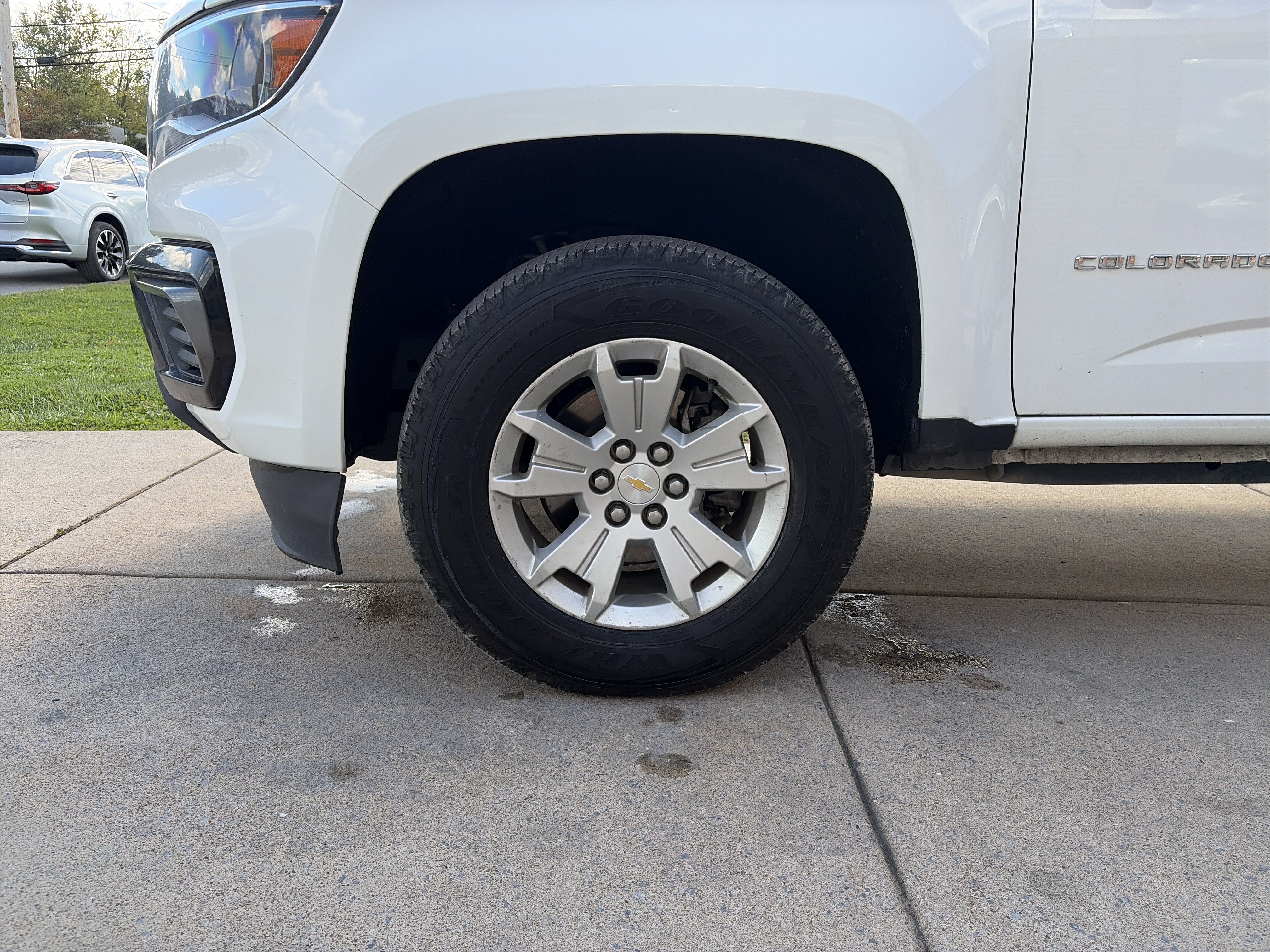 Used 2021 Chevrolet Colorado LT AWD/4WD image 11