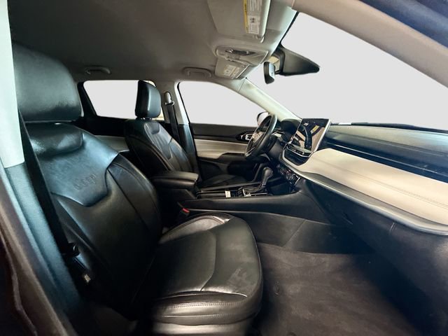 Used 2022 Jeep Compass Limited image 27