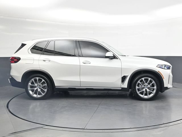Certified 2026 BMW X5 xDrive40i w/ Premium Package AWD/4WD image 3