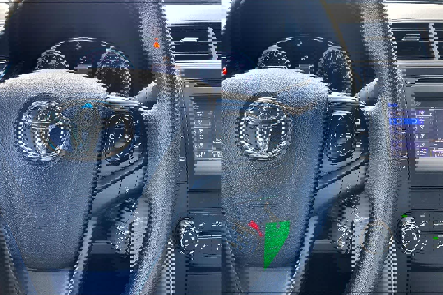 Used 2016 Toyota Camry LE image 24