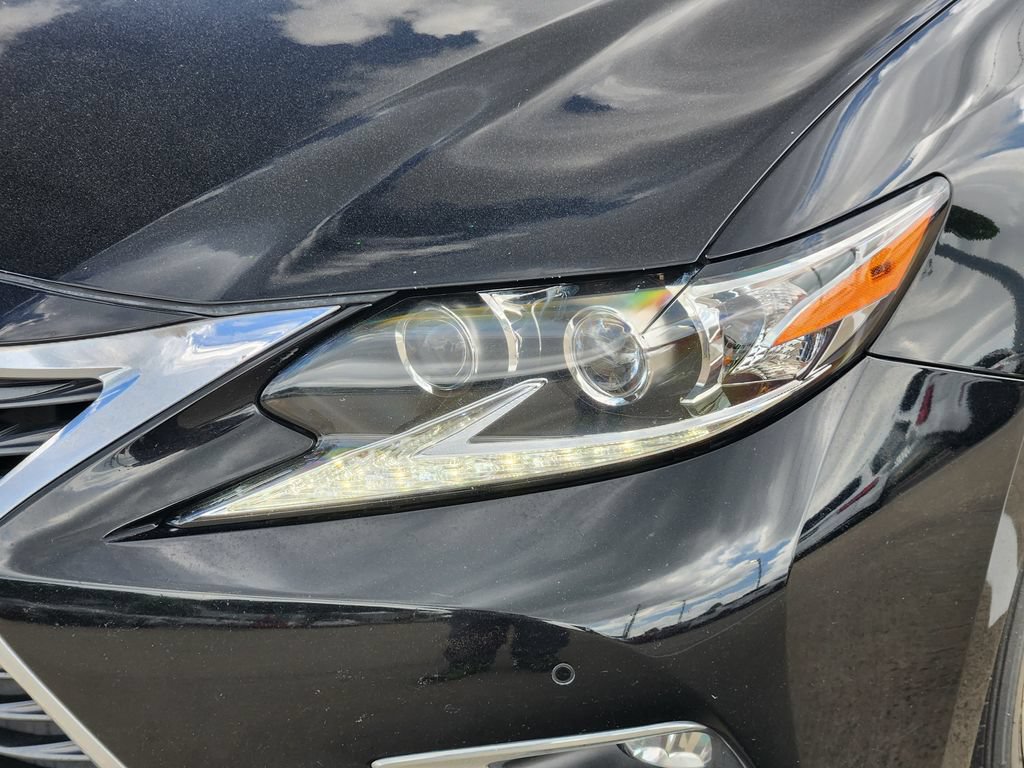 Used 2016 Lexus ES 350 w/ Luxury Package w/Wood Trim FWD image 9