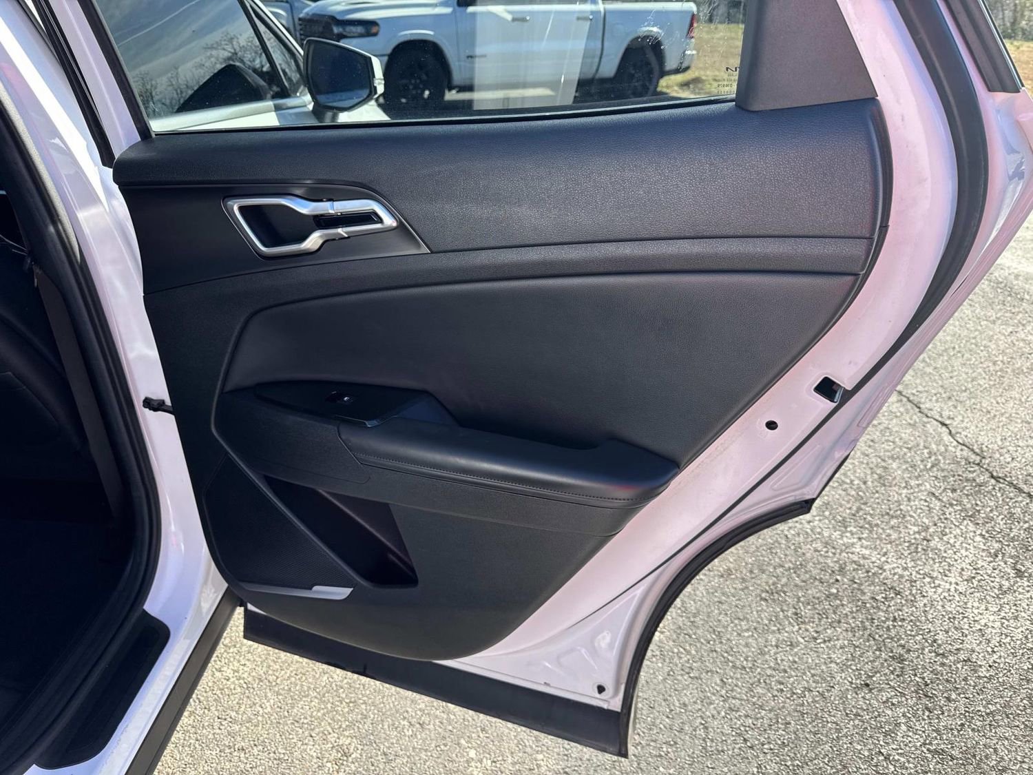 Used 2023 Kia Sportage EX image 20