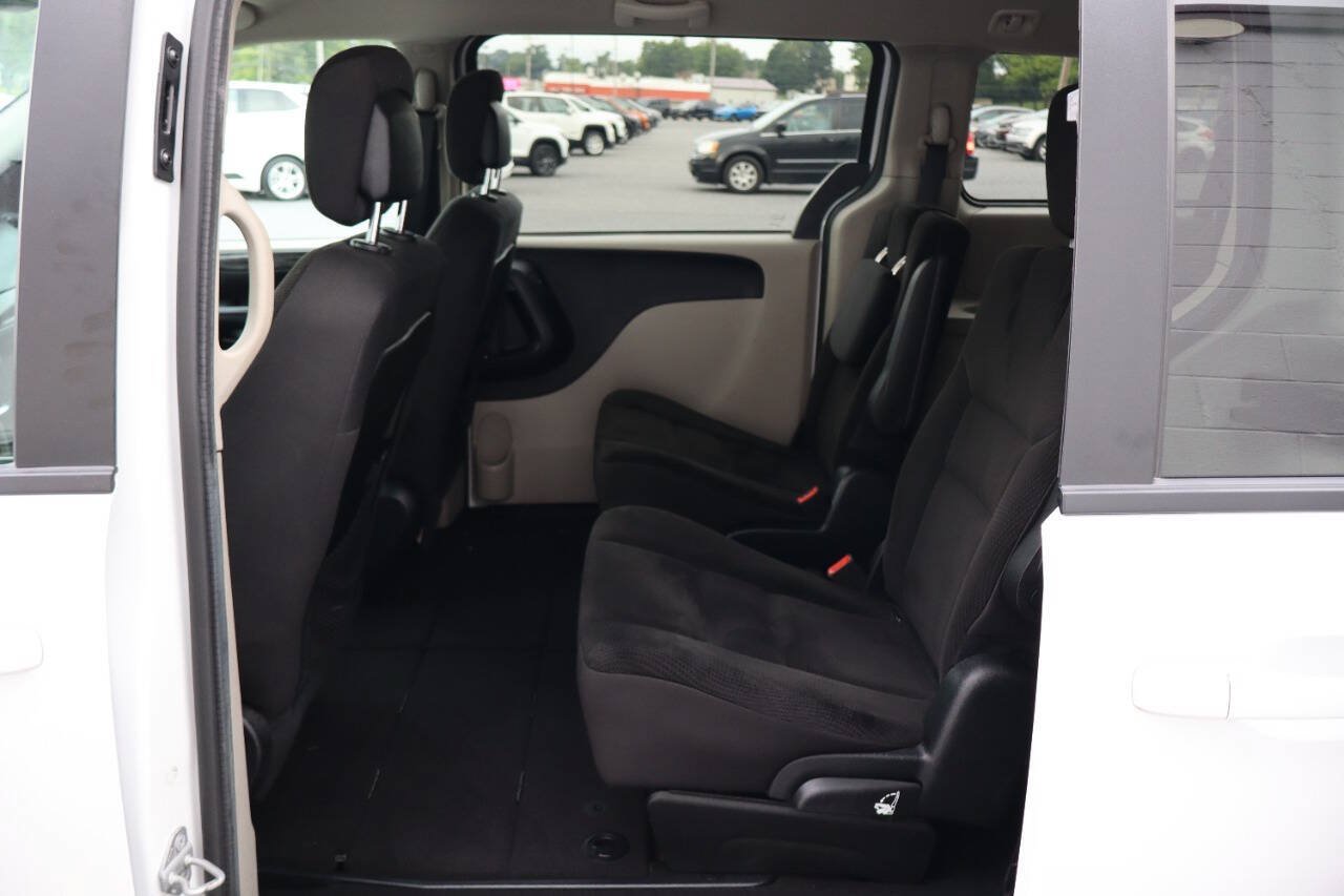 Used 2017 Dodge Grand Caravan SE w/ Power Window Group FWD image 5