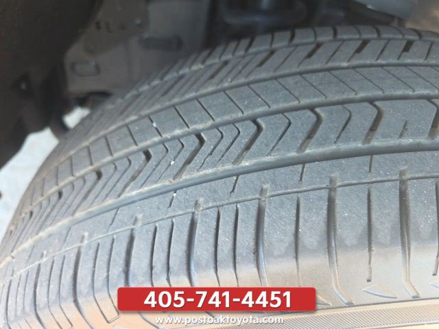 Used 2025 Toyota Tundra SR5 w/ SR5 Premium Package AWD/4WD image 33